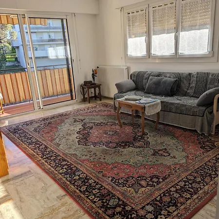 Spacieux Et Calme Apartamento